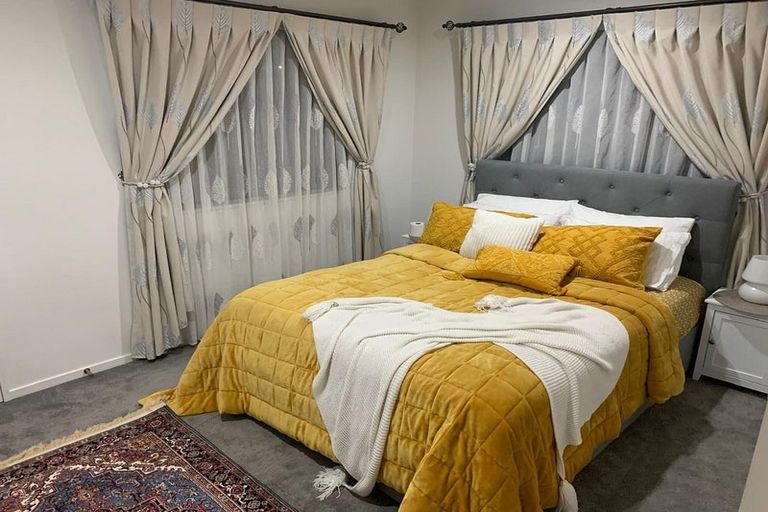 Photo of property in 8a Tiraumea Drive, Pakuranga, Auckland, 2010