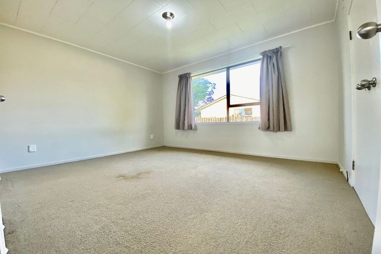 Photo of property in 15 Mon Desir Place, Manurewa, Auckland, 2102