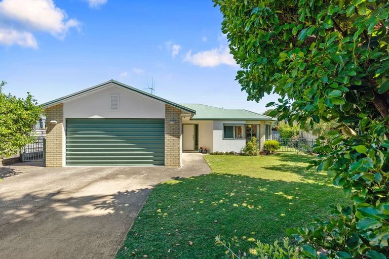 Photo of property in 96 Evans Road, Papamoa Beach, Papamoa, 3118