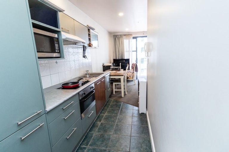 Photo of property in Atrium Towers, 6e/154 The Terrace, Wellington Central, Wellington, 6011