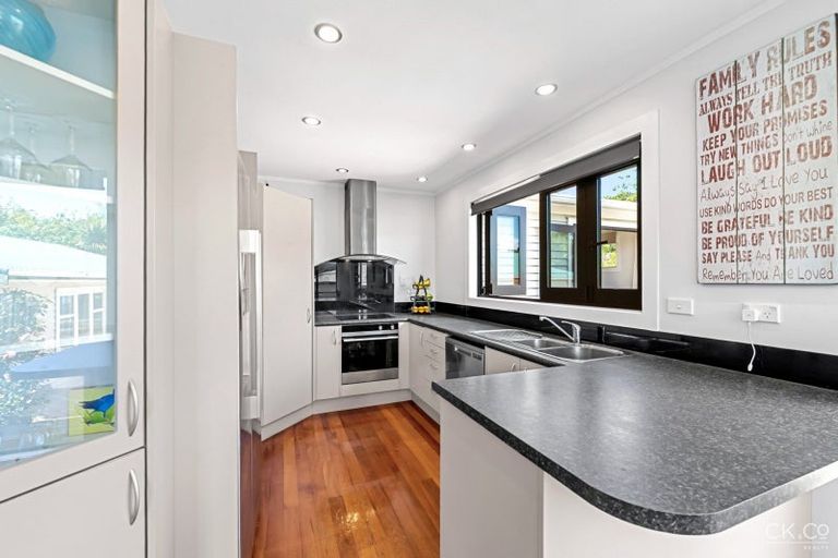 Photo of property in 76 Horoeka Street, Stokes Valley, Lower Hutt, 5019