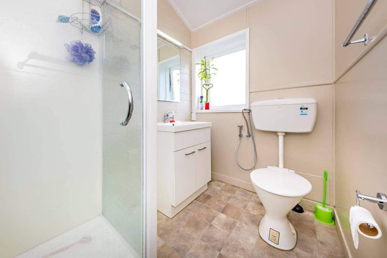 Photo of property in 15 Elm Street, Waiuku, 2123