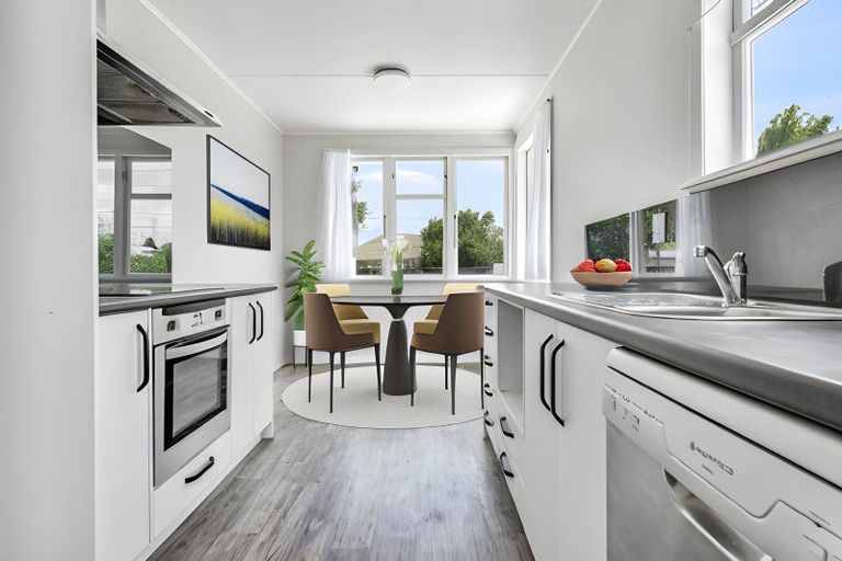 Photo of property in 11 Northolt Road, Fairview Downs, Hamilton, 3214