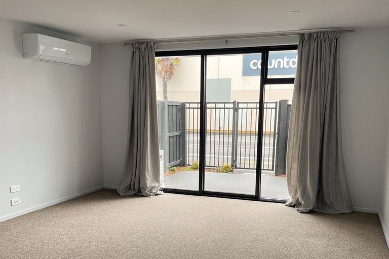 Photo of property in 6/18 New Brighton Road, Shirley, Christchurch, 8061