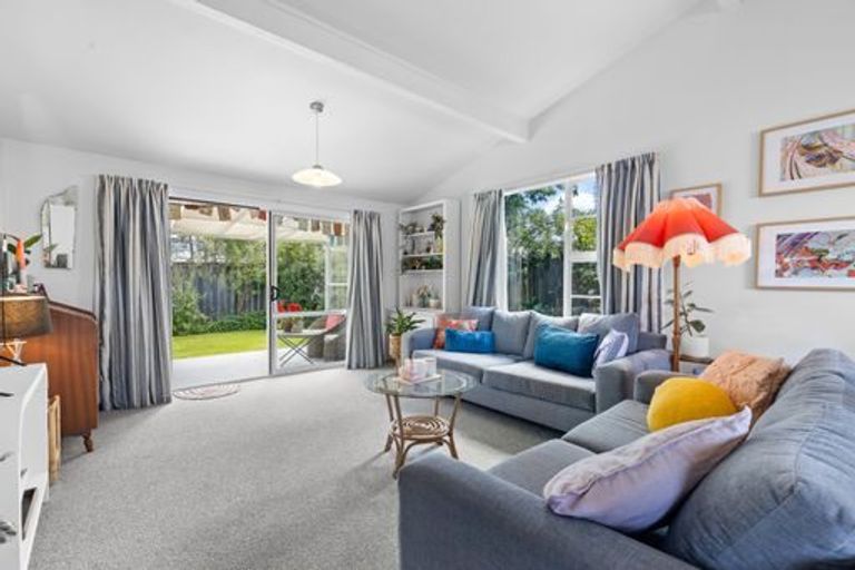 Photo of property in 16a Newbourne Crescent, Redwoodtown, Blenheim, 7201