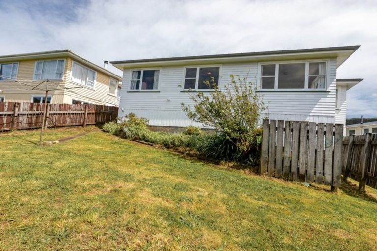 Photo of property in 56 Saint Johns Terrace, Tawa, Wellington, 5028