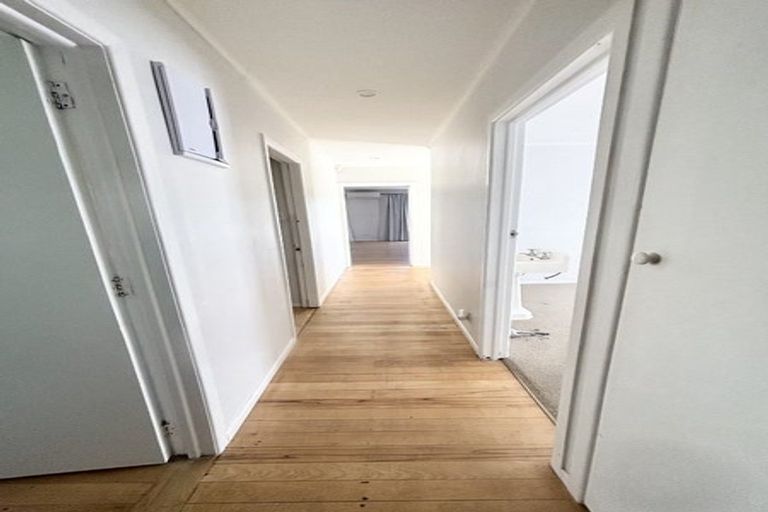 Photo of property in 12 Lynn Road, Bayview, Auckland, 0629