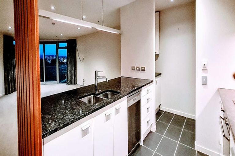 Photo of property in Piermont Apartments, 4i/82 Cable Street, Te Aro, Wellington, 6011