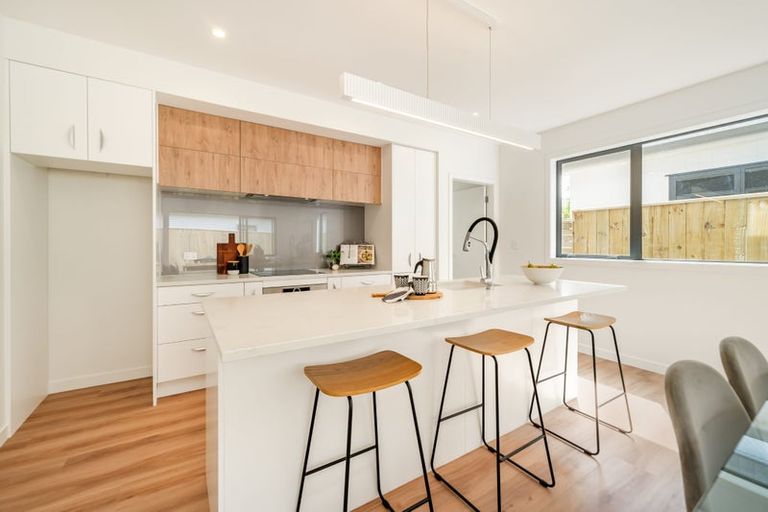 Photo of property in 47a Heretaunga Square, Silverstream, Upper Hutt, 5019