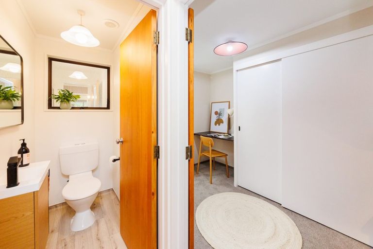 Photo of property in 25 Heathcote Place, Fitzherbert, Palmerston North, 4410