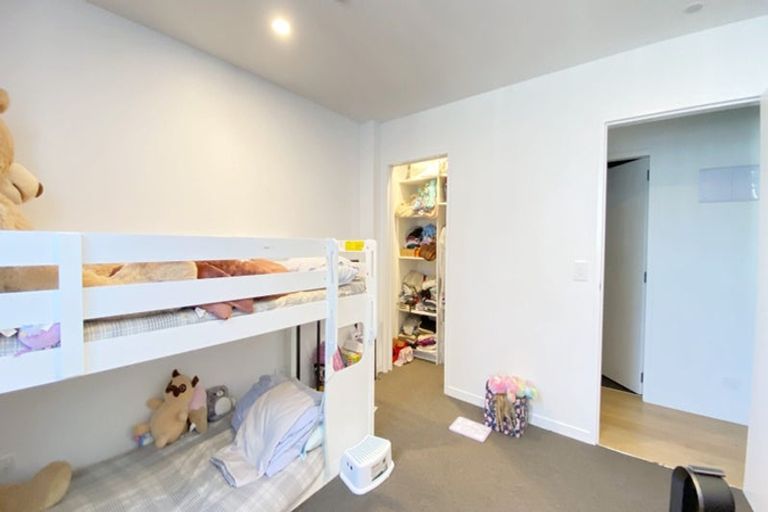 Photo of property in 1/165 Hobsonville Point Road, Hobsonville, Auckland, 0616