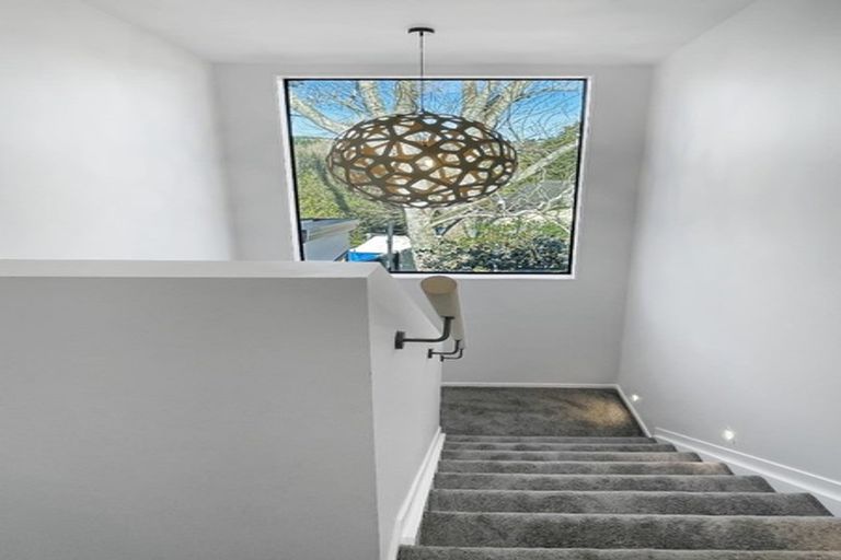 Photo of property in 7b Ballial Place, West Harbour, Auckland, 0618