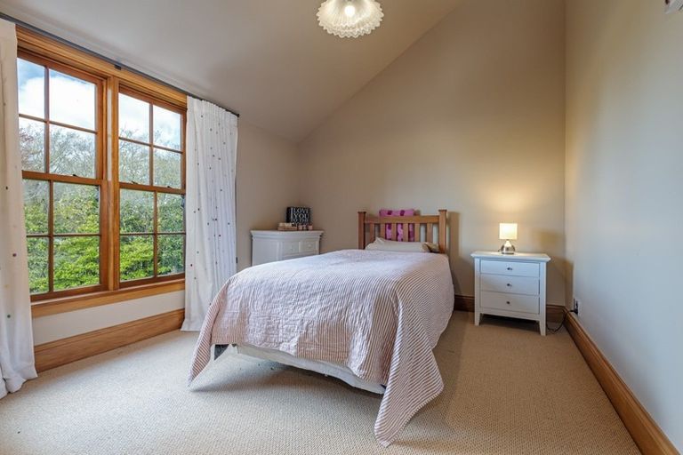 Photo of property in 23 Manapouri Crescent, Hokowhitu, Palmerston North, 4410