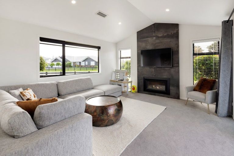 Photo of property in 34 Mike Smith Drive, Cambridge, 3434