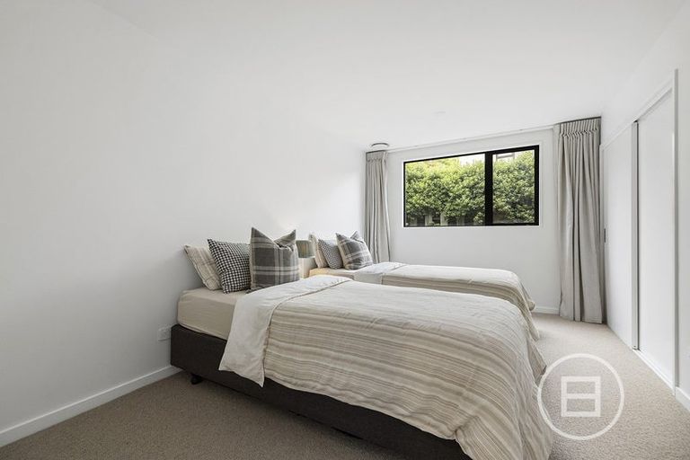 Photo of property in 6 Heuchan Lane, Wanaka, 9305