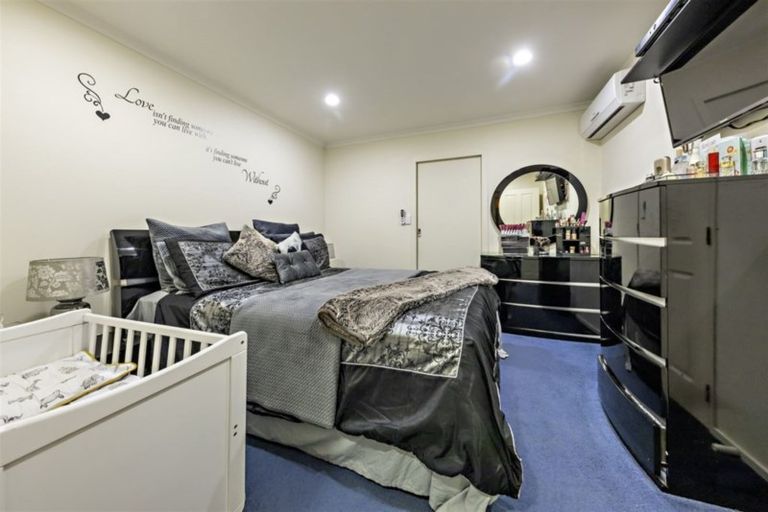 Photo of property in 1 Kumar Place, The Gardens, Auckland, 2105