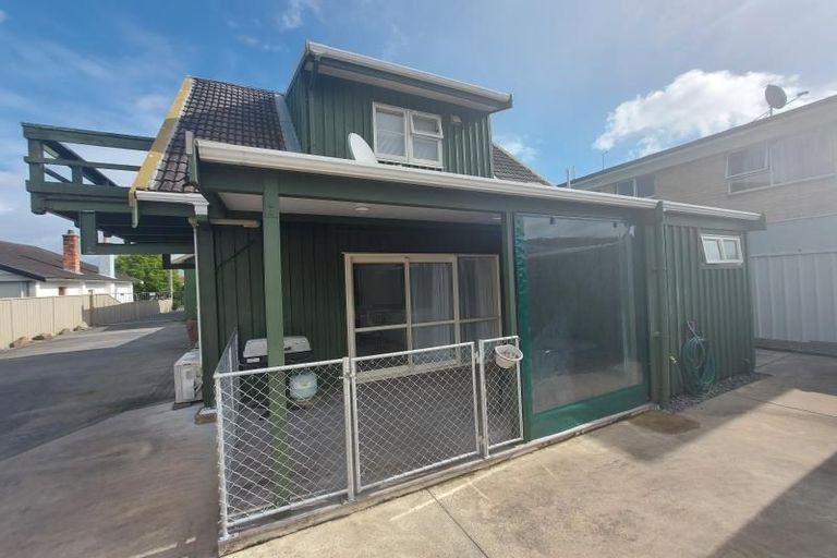 Photo of property in 17 Donald Street, Regent, Whangarei, 0112