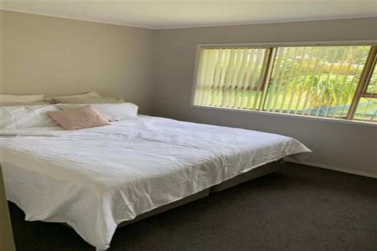 Photo of property in 1 Cedar Heights Avenue, Massey, Auckland, 0614