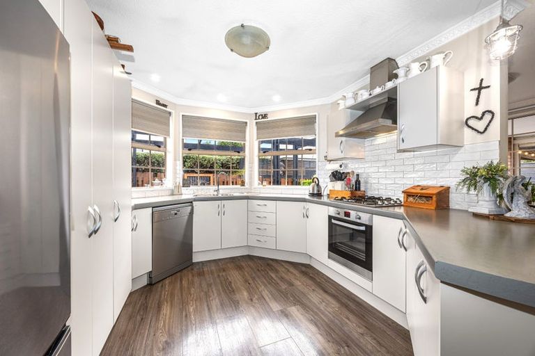 Photo of property in 7 Hemingford Place, Halswell, Christchurch, 8025