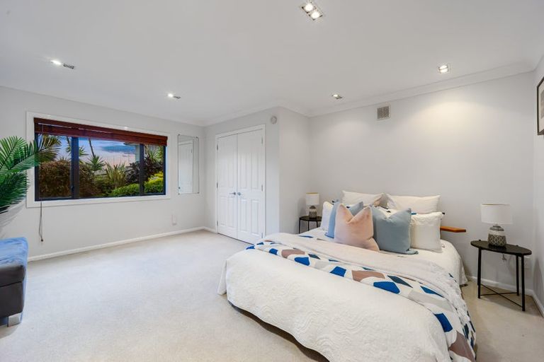 Photo of property in 36 Woodridge Avenue, Northcross, Auckland, 0630