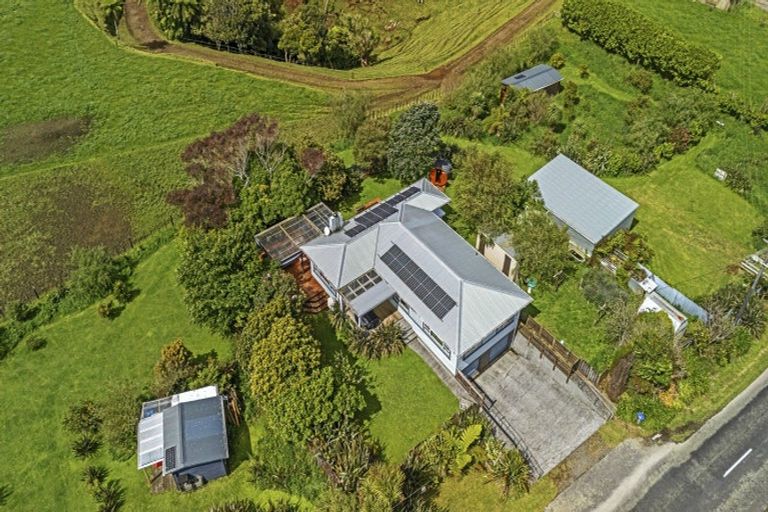 Photo of property in 17 Upper Pitone Road, Pitone, New Plymouth, 4374