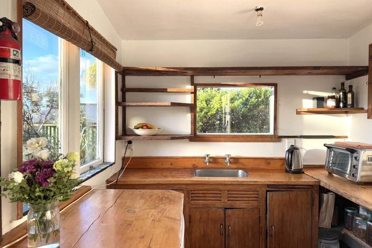 Photo of property in 7g Whaanga Road, Raglan, 3297