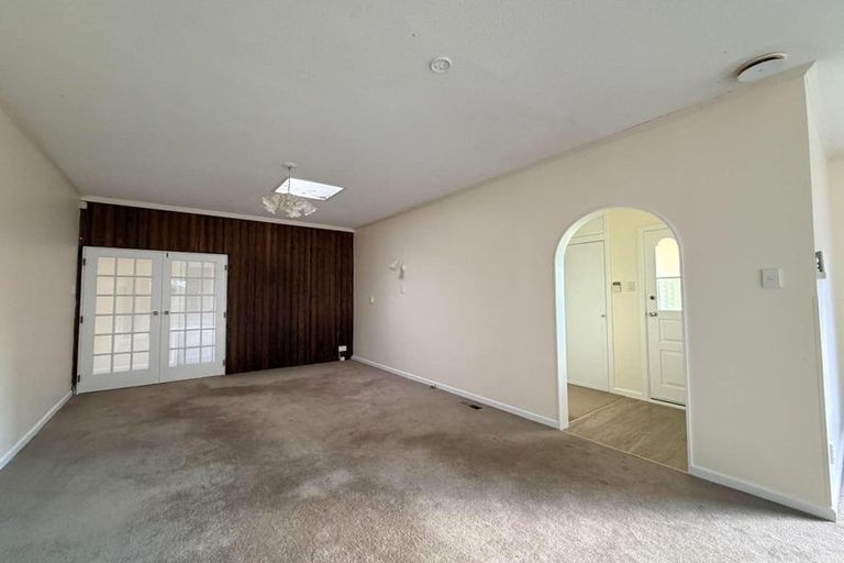 Photo of property in 28 Bassett Road, Johnsonville, Wellington, 6037