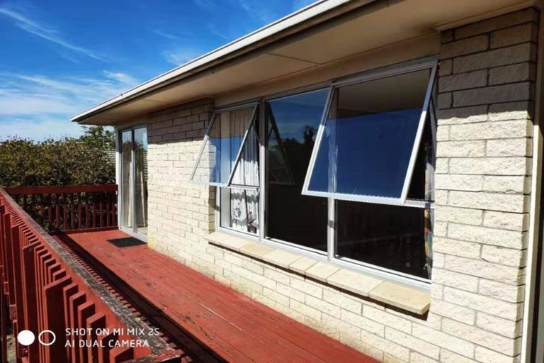 Photo of property in 27 Fitzwater Place, Henderson, Auckland, 0612