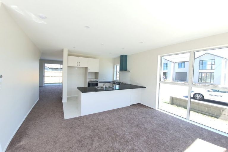 Photo of property in 10 Kapia Drive, Takanini, 2112