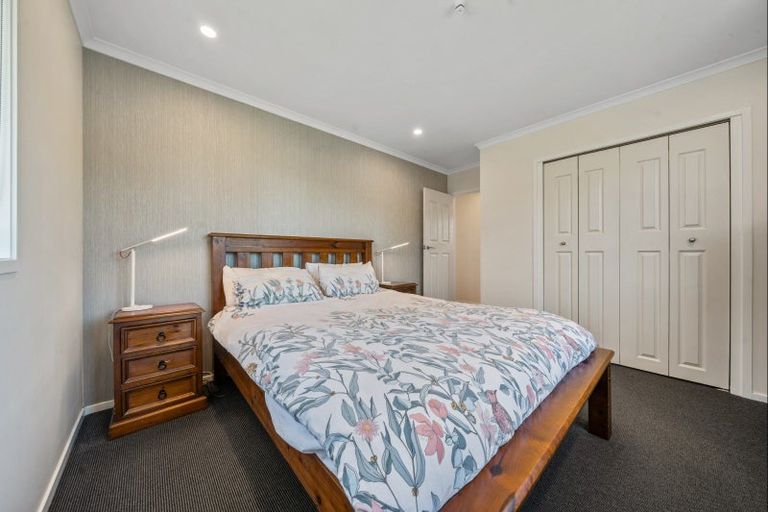 Photo of property in 9 Oawai Place, Marfell, New Plymouth, 4310