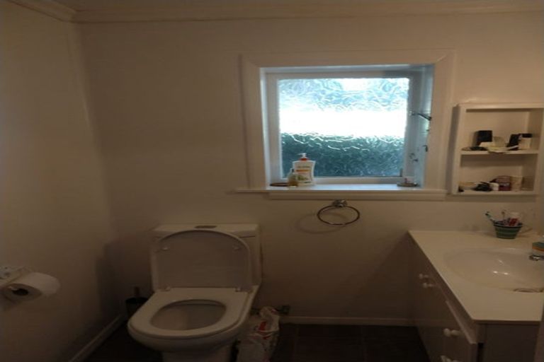 Photo of property in 114 Pembroke Road, Northland, Wellington, 6012