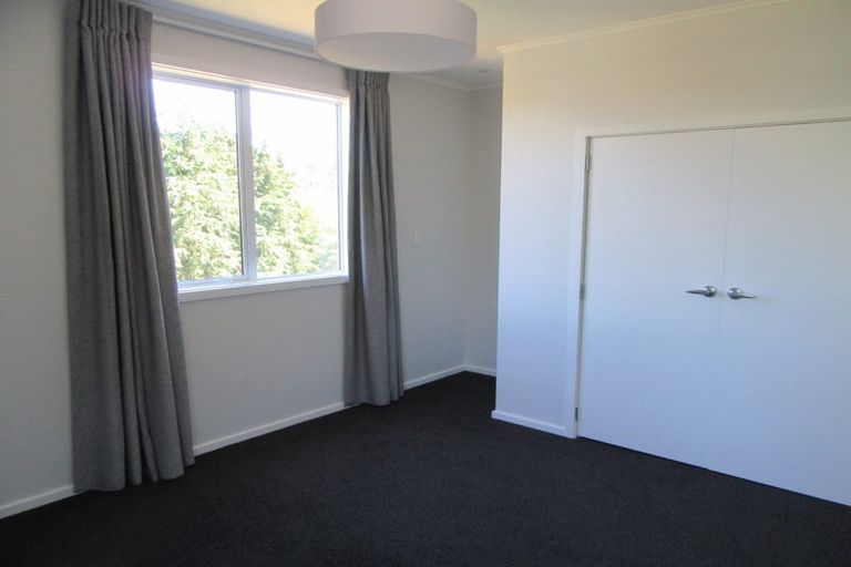 Photo of property in 1/12 Vista Crescent, Maoribank, Upper Hutt, 5018