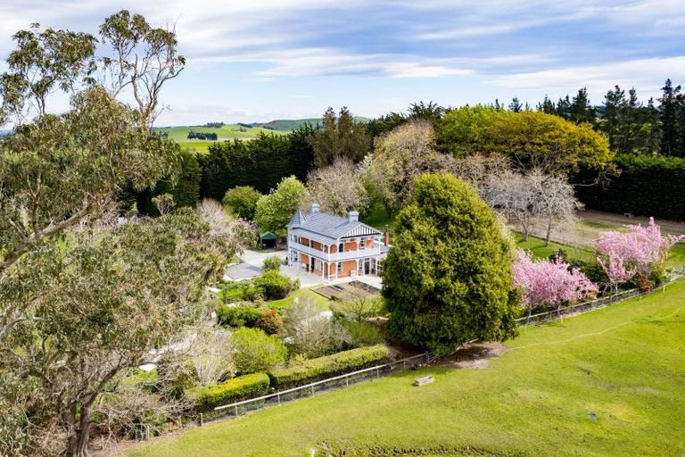 Photo of property in 108 Limeworks Road, Circle Hill, Milton, 9291