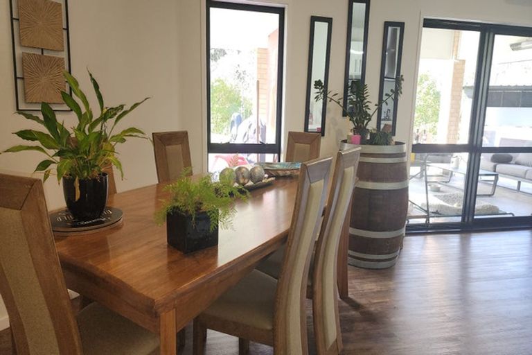 Photo of property in 15 Opal Avenue, Timberlea, Upper Hutt, 5018