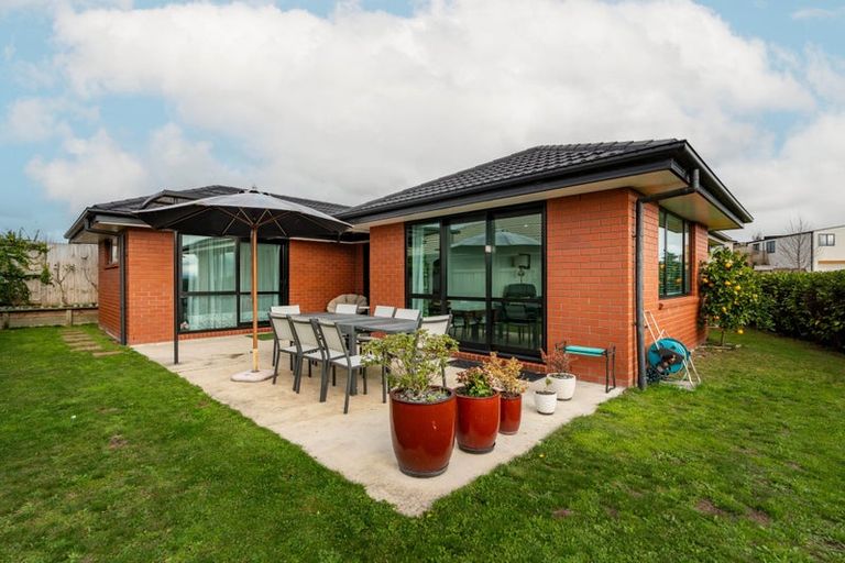 Photo of property in 14 Te Tiireke Drive, Glenview, Hamilton, 3206