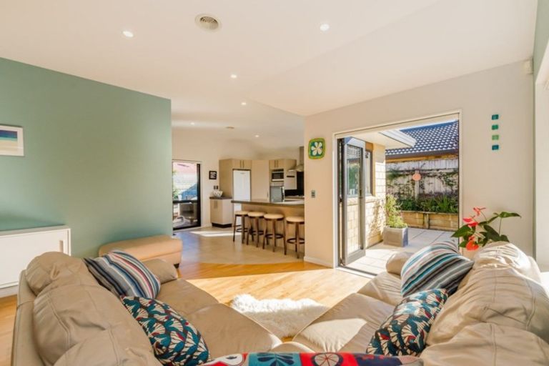 Photo of property in 7 Consort Close, Paraparaumu Beach, Paraparaumu, 5032