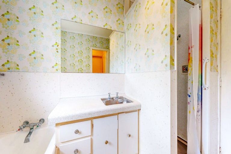 Photo of property in 134 Brunton Crescent, Thames, 3500