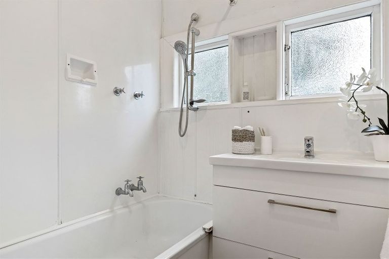 Photo of property in 1/13 Lansbury Avenue, Strowan, Christchurch, 8052