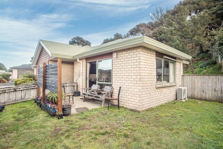 Photo of property in 16 Sams Way, Raumati South, Paraparaumu, 5032
