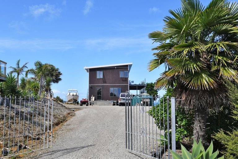 Photo of property in 11 Elizabeth Point Road, Kawau Island, 0920