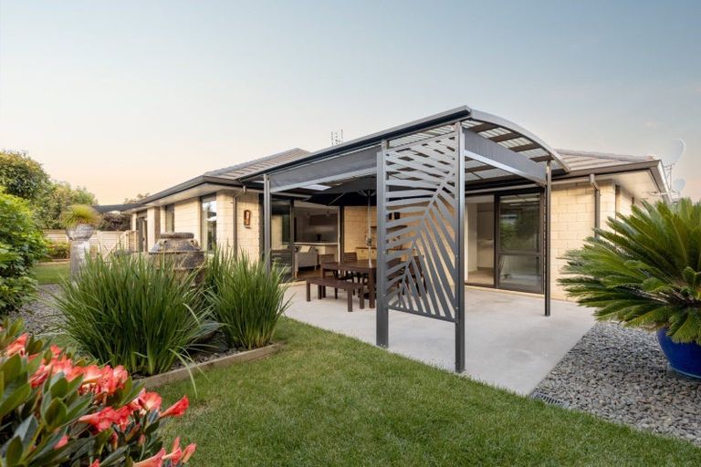 Photo of property in 44 Hiria Crescent, Papamoa Beach, Papamoa, 3118