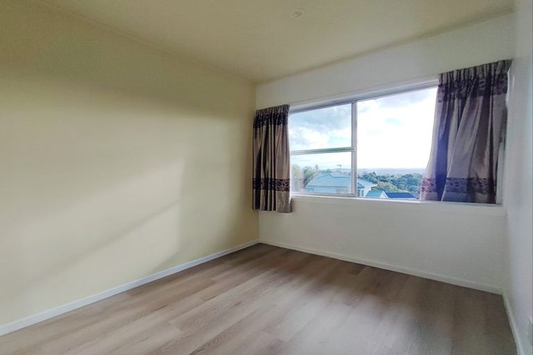 Photo of property in 2/352 Glenfield Road, Glenfield, Auckland, 0629