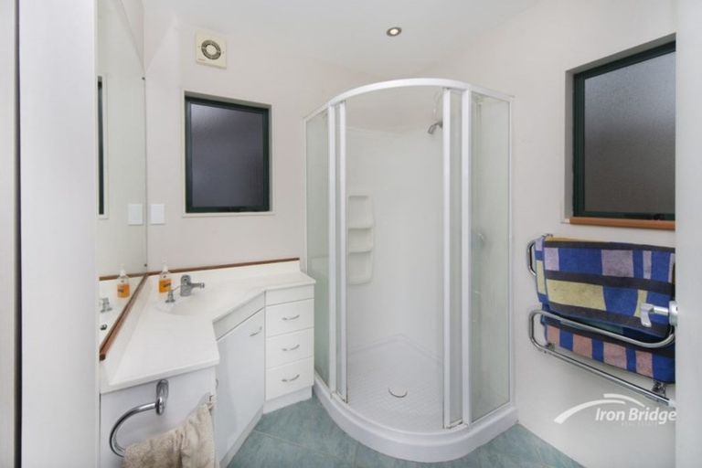 Photo of property in 662a Beach Road, Browns Bay, Auckland, 0630