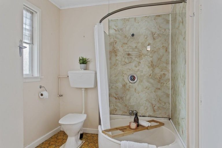 Photo of property in 50 Queens Avenue, Waikuku Beach, 7402