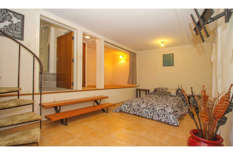 Photo of property in 1/19 Mcdowell Crescent, Hillcrest, Auckland, 0627