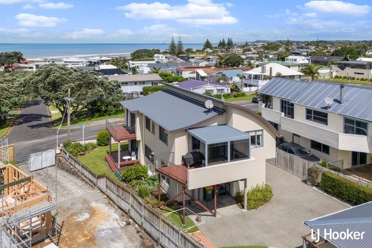 Photo of property in 19 Beach Road, Waihi Beach, 3611