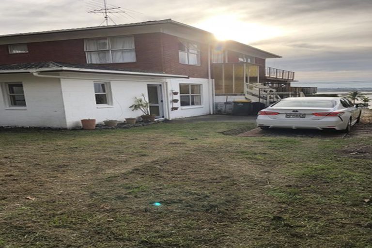 Photo of property in 2/70 Beresford Street, Bayswater, Auckland, 0622