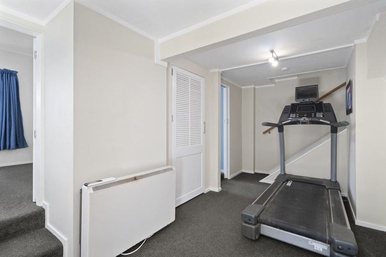 Photo of property in 33 Discovery Drive, Whitby, Porirua, 5024