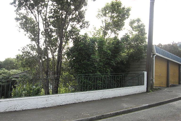 Photo of property in 22 Versailles Street, Karori, Wellington, 6012