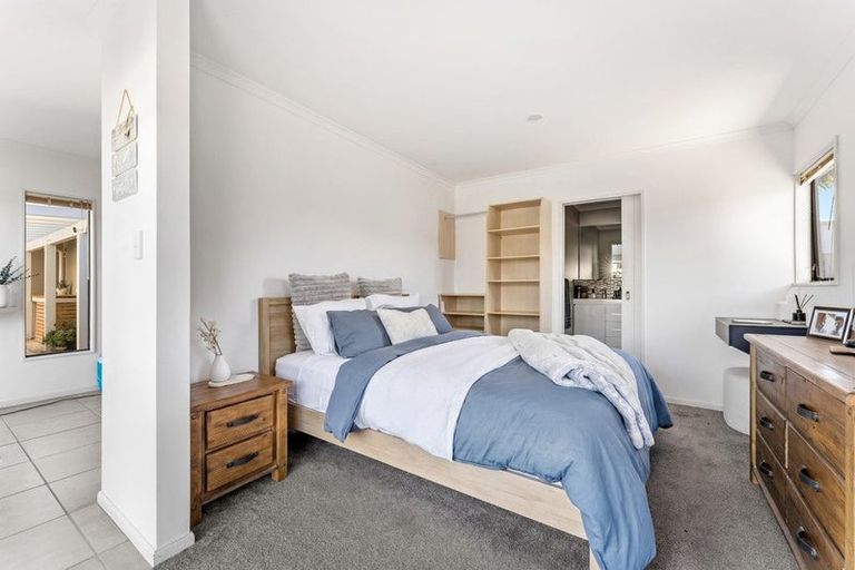 Photo of property in 13 Te Ruru Way, Stanmore Bay, Whangaparaoa, 0932